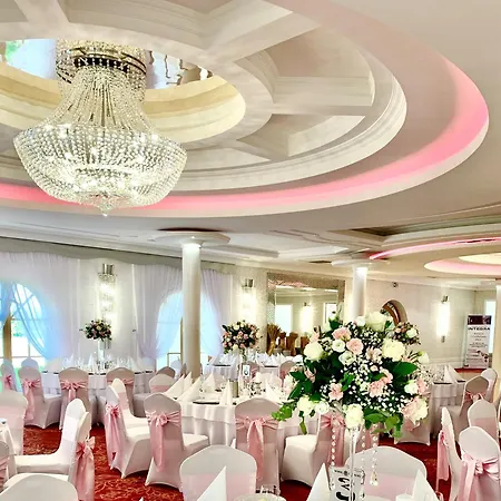 Dworek Goralski Hotell 3*