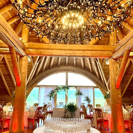 Dworek Goralski Restauracja & 3*