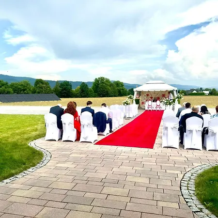 Dworek Goralski Restauracja & Отель Lodygowice