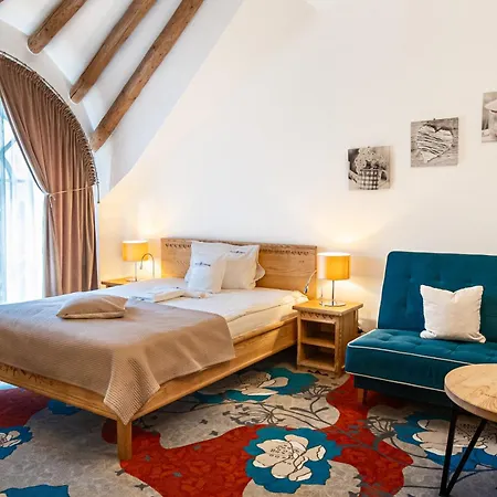 Hotel Dworek Góralski 3*