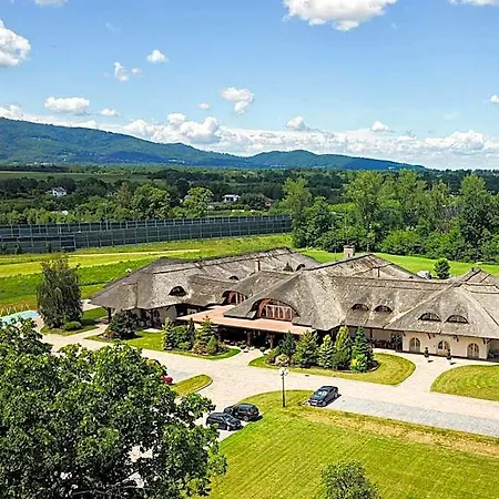 Dworek Goralski Restauracja & 3*