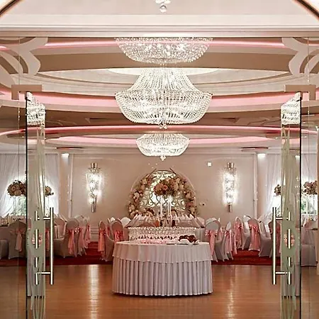 Dworek Goralski Restauracja & 3* Lodygowice