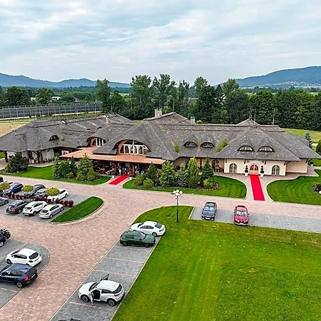 Отель Dworek Goralski Restauracja & Lodygowice