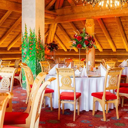Готель Dworek Goralski Restauracja & 3*